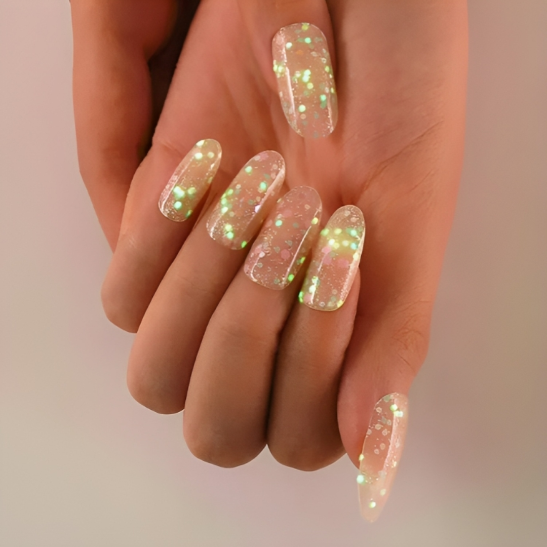 Nail que Brilha no Escuro, com glitter, para destacar a tua manicure à luz negra